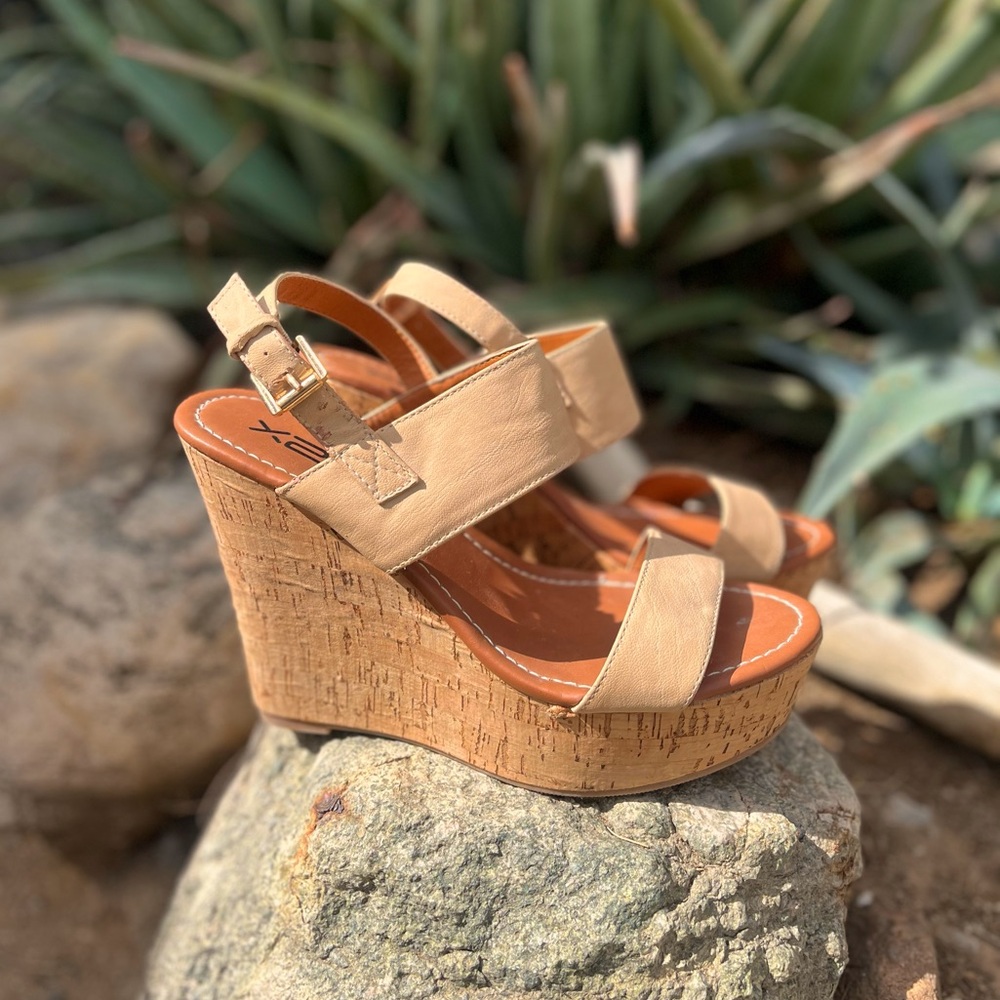 X2B | Chic Tan Cork Wedge Sandals 9